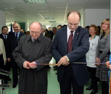 Cseke, Bolojan şi Ritli au inaugurat ambulatorul Maternităţii, mai modern decât cabinetele private din Oradea (FOTO)